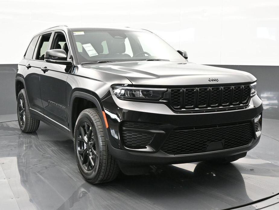 new 2024 Jeep Grand Cherokee car, priced at $35,103