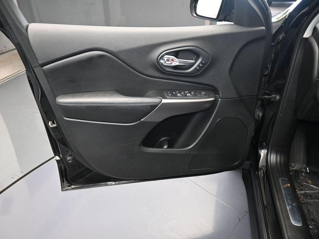 used 2019 Jeep Cherokee car, priced at $19,995