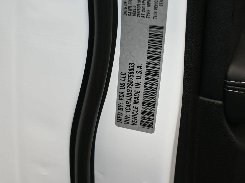 new 2025 Jeep Grand Cherokee L car