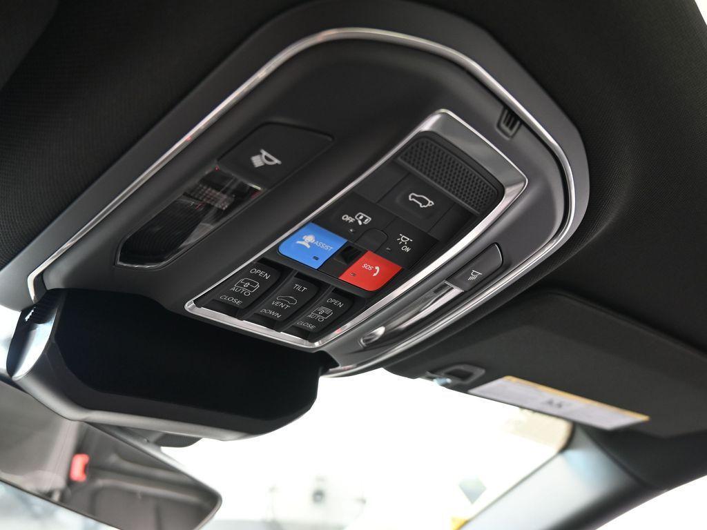 new 2025 Jeep Grand Cherokee L car