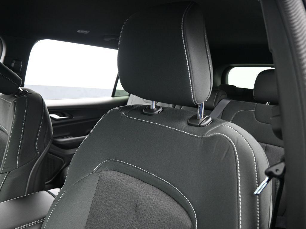 new 2025 Jeep Grand Cherokee L car