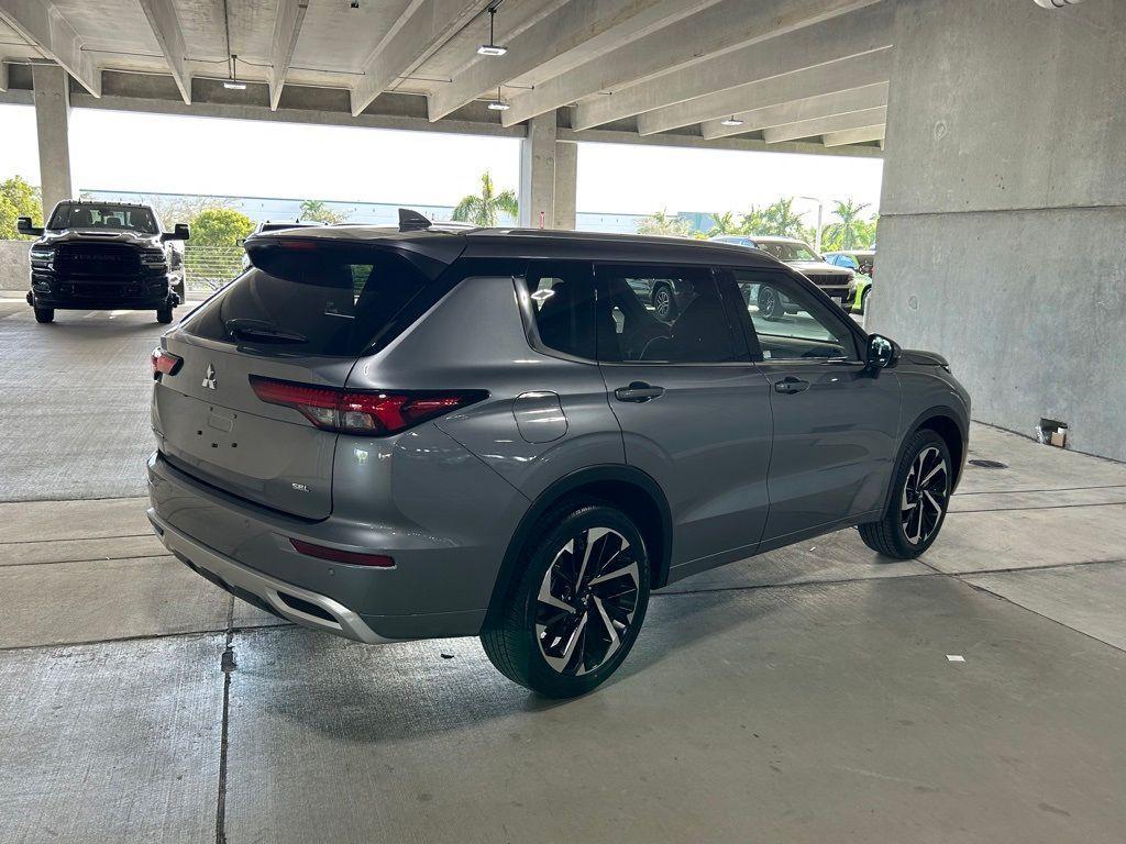 new 2024 Mitsubishi Outlander car, priced at $33,759