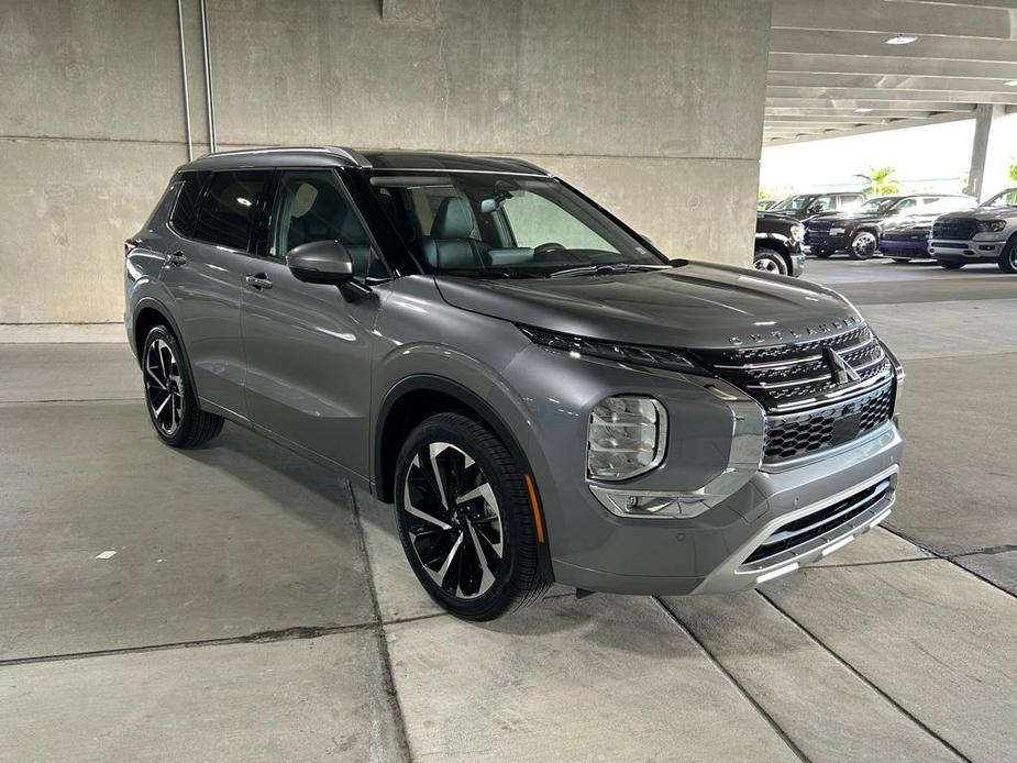 new 2024 Mitsubishi Outlander car, priced at $32,634