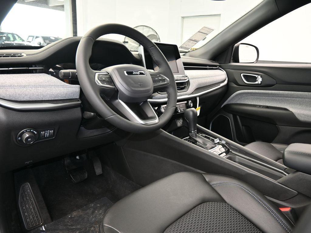 new 2025 Jeep Compass car, priced at $29,222