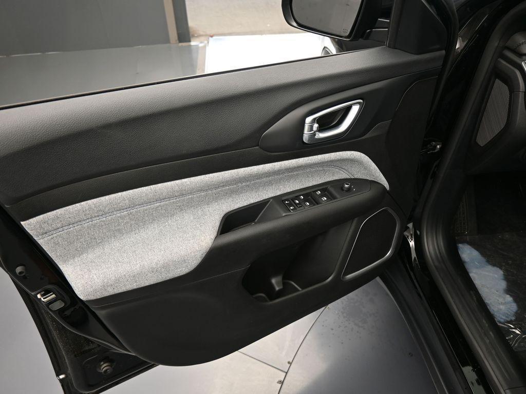 new 2025 Jeep Compass car, priced at $29,222