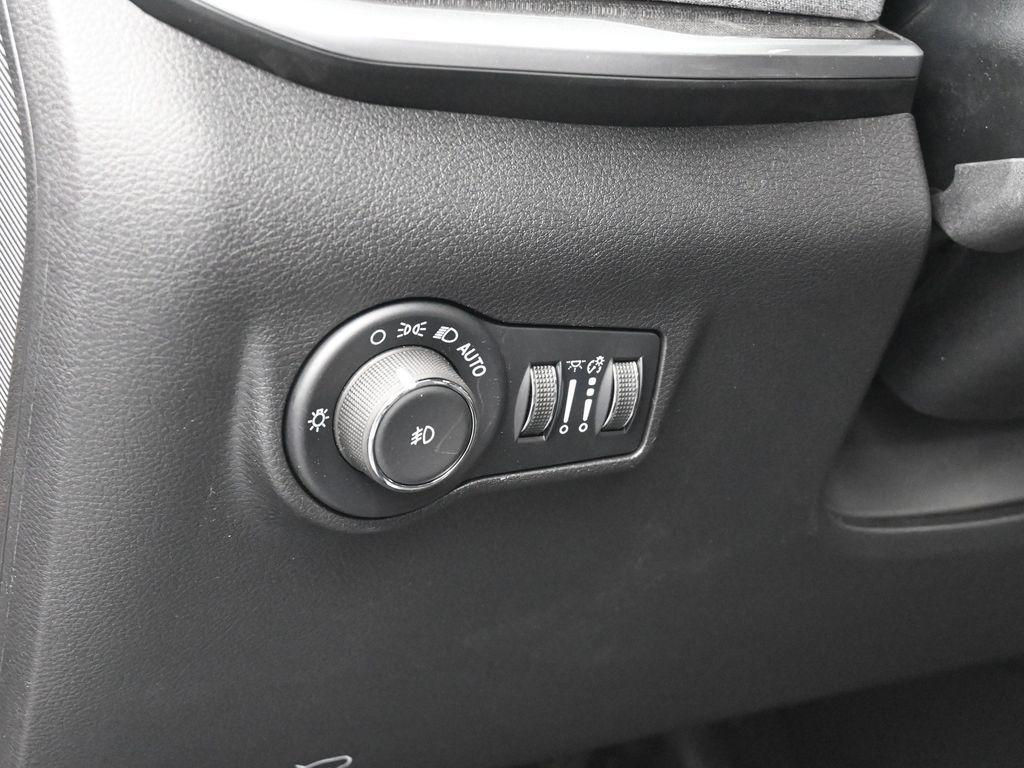 new 2025 Jeep Compass car, priced at $29,222
