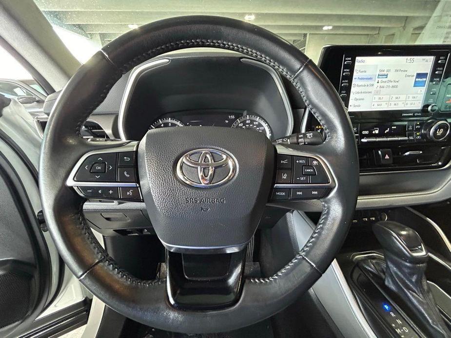 used 2021 Toyota Highlander car, priced at $38,375