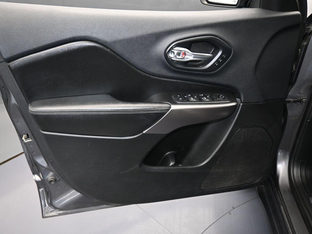 used 2019 Jeep Cherokee car, priced at $14,995
