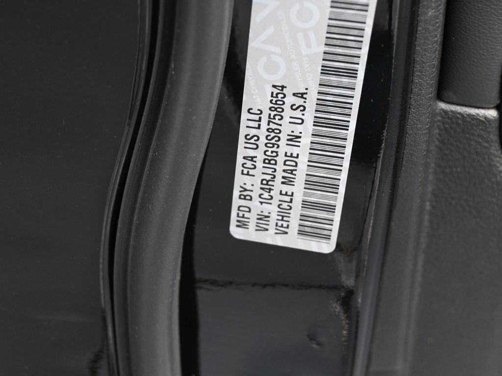 new 2025 Jeep Grand Cherokee L car