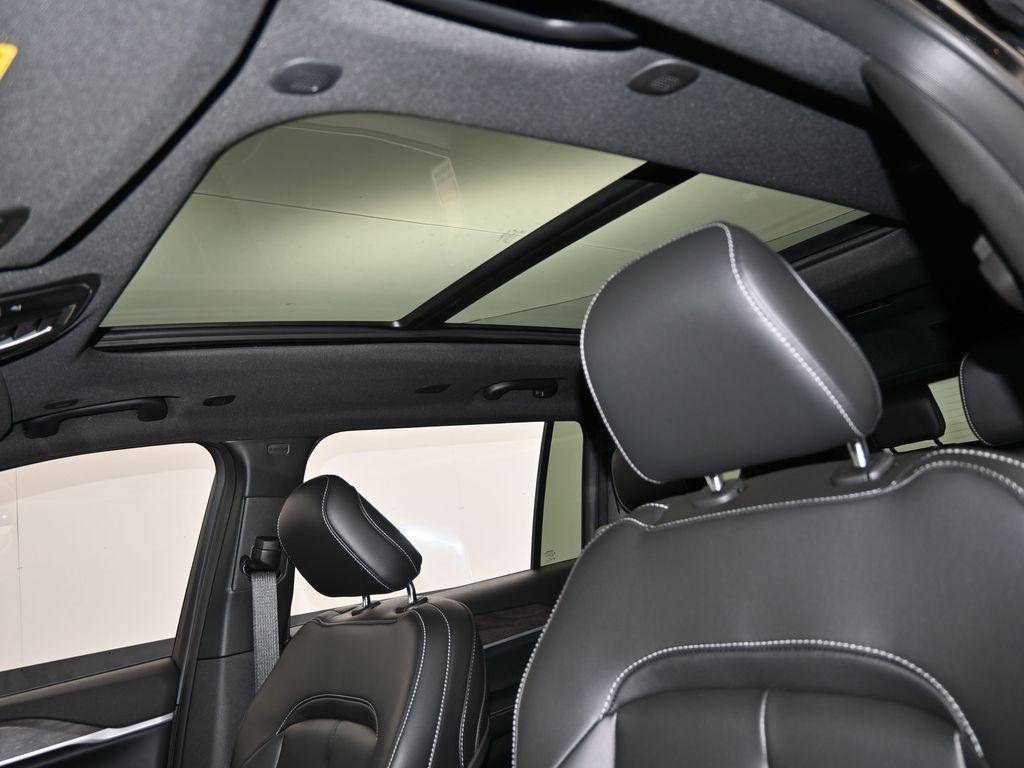 new 2025 Jeep Grand Cherokee L car