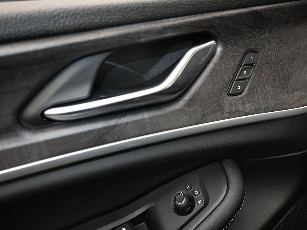 new 2025 Jeep Grand Cherokee L car