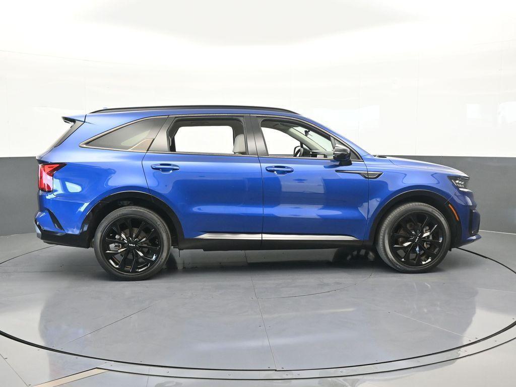 used 2022 Kia Sorento car, priced at $26,891