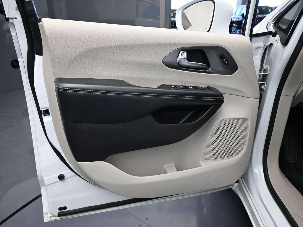 used 2022 Chrysler Pacifica car, priced at $18,999