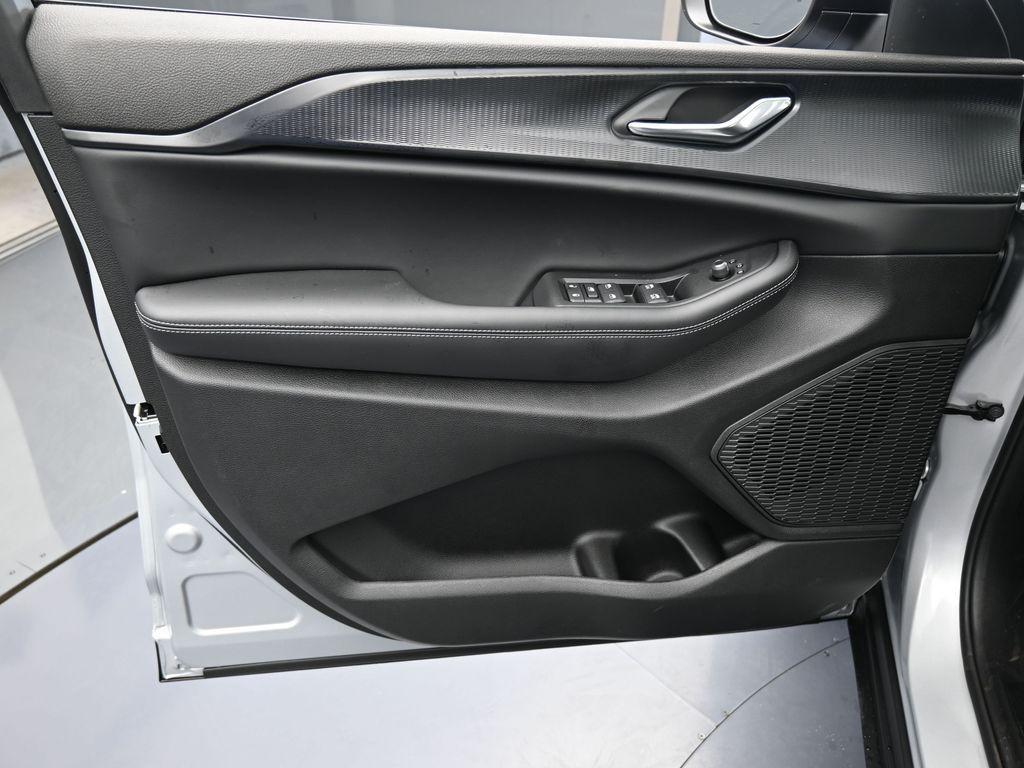 new 2025 Jeep Grand Cherokee car