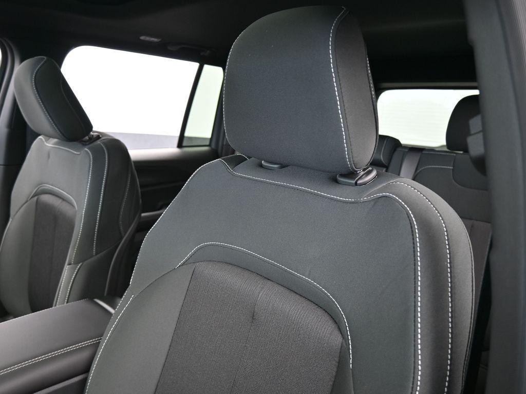 new 2025 Jeep Grand Cherokee car