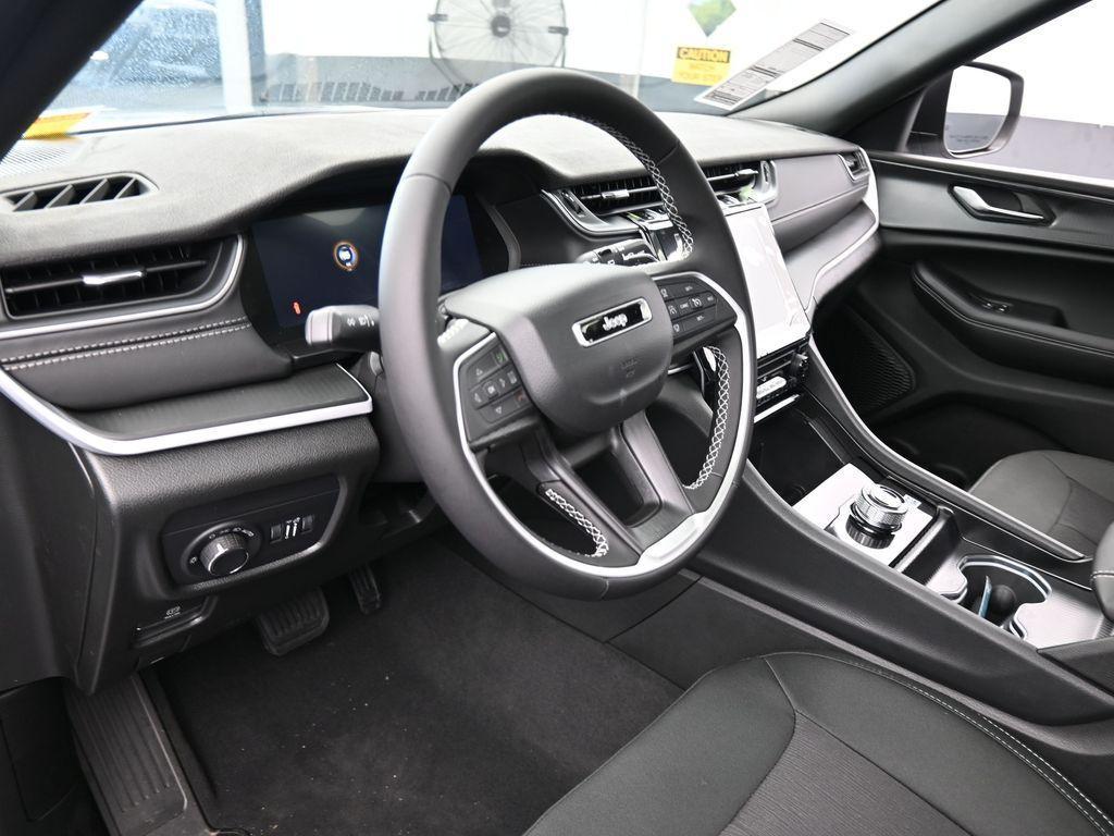 new 2025 Jeep Grand Cherokee car