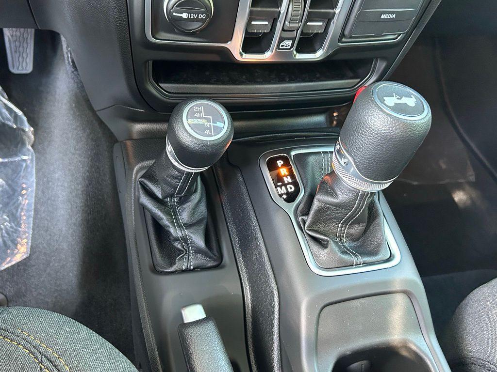 new 2025 Jeep Wrangler car