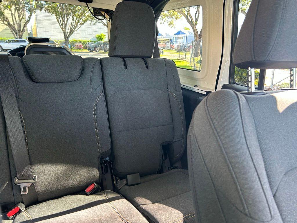 new 2025 Jeep Wrangler car