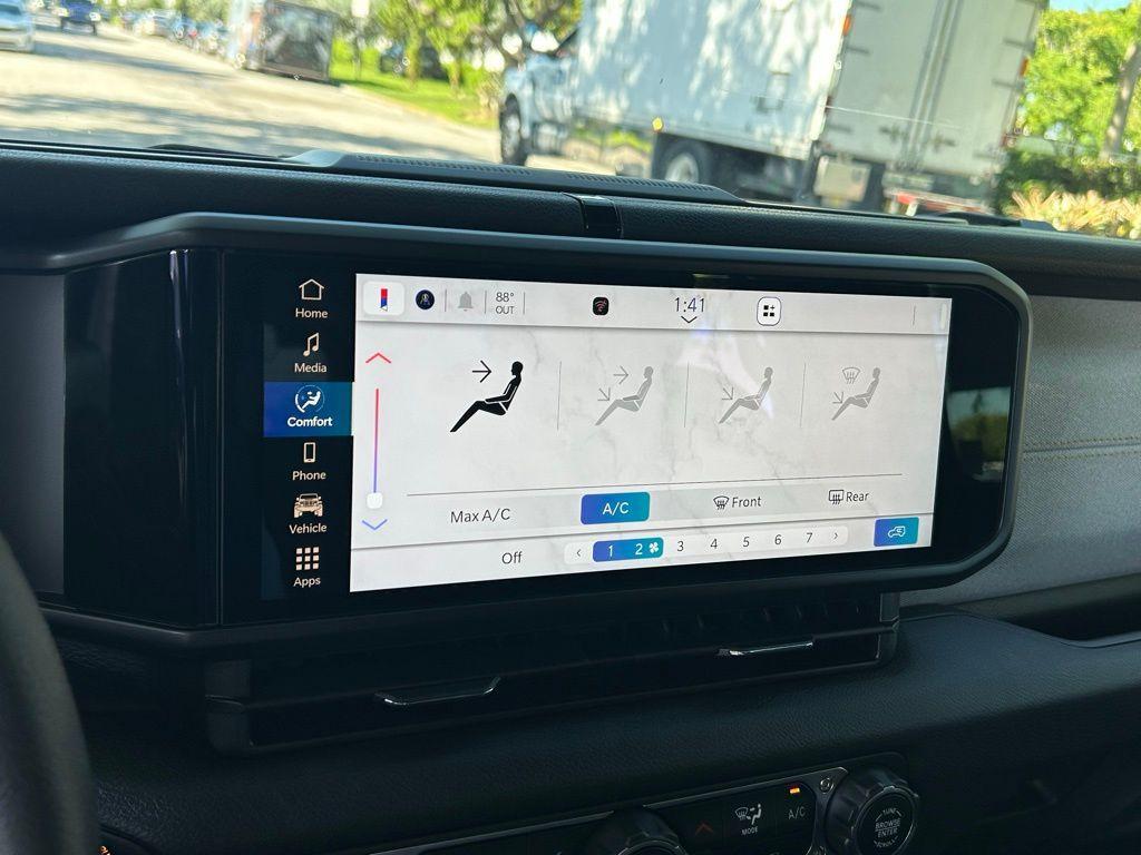 new 2025 Jeep Wrangler car