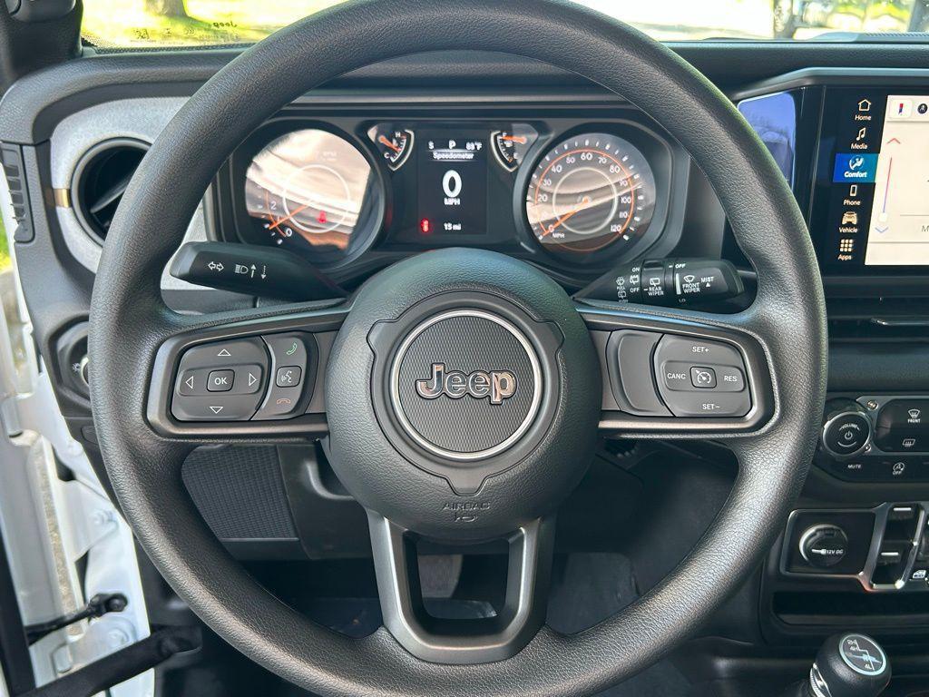 new 2025 Jeep Wrangler car