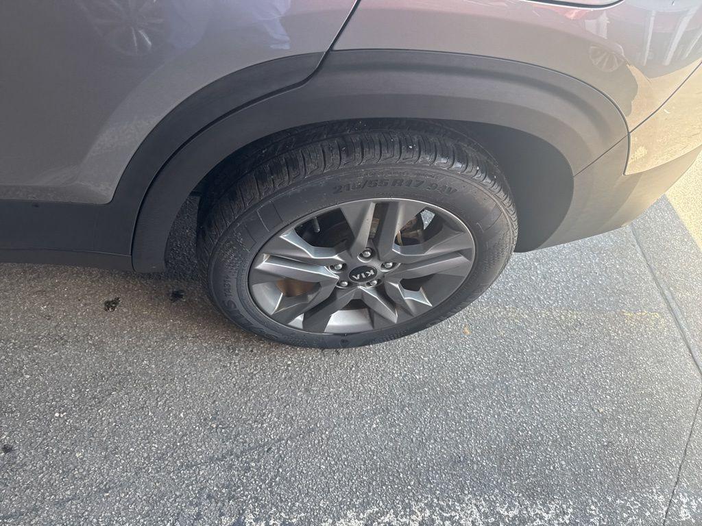 used 2021 Kia Seltos car, priced at $15,703