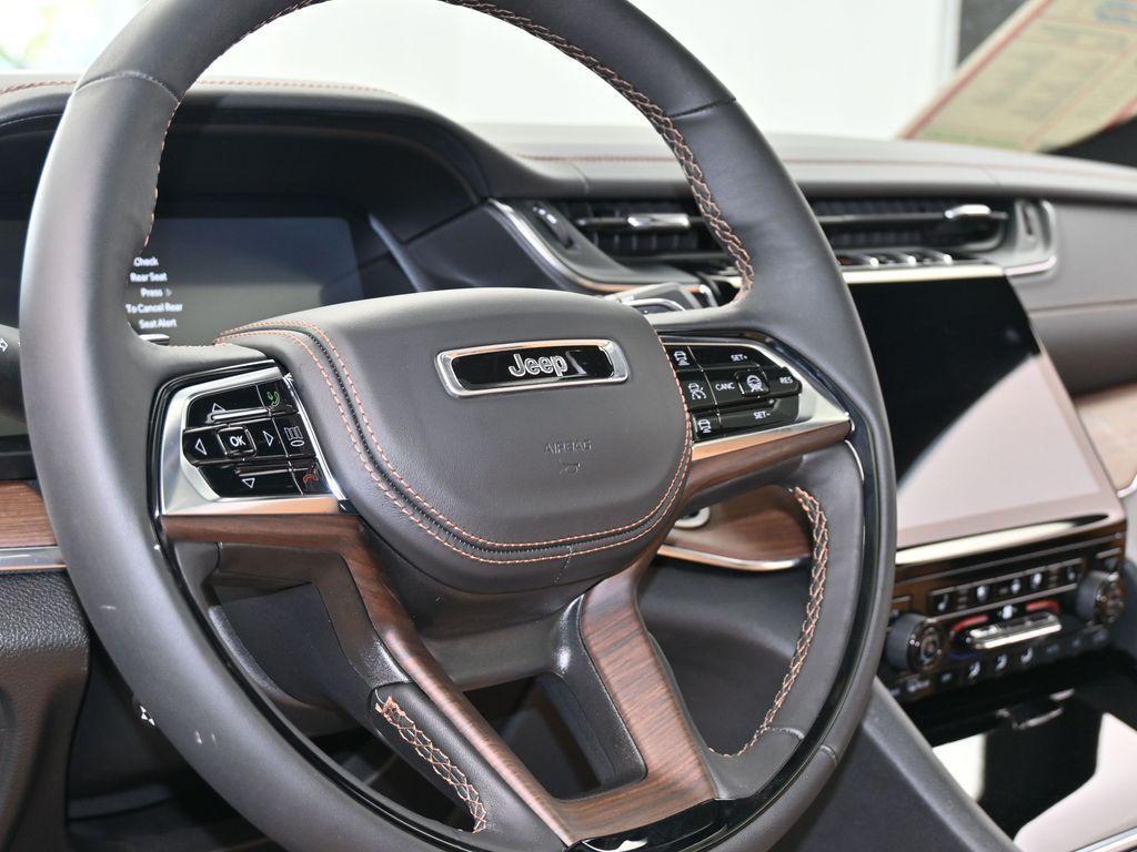 used 2024 Jeep Grand Cherokee car, priced at $52,996