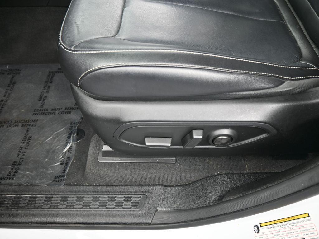 used 2022 Jeep Grand Cherokee car, priced at $25,669