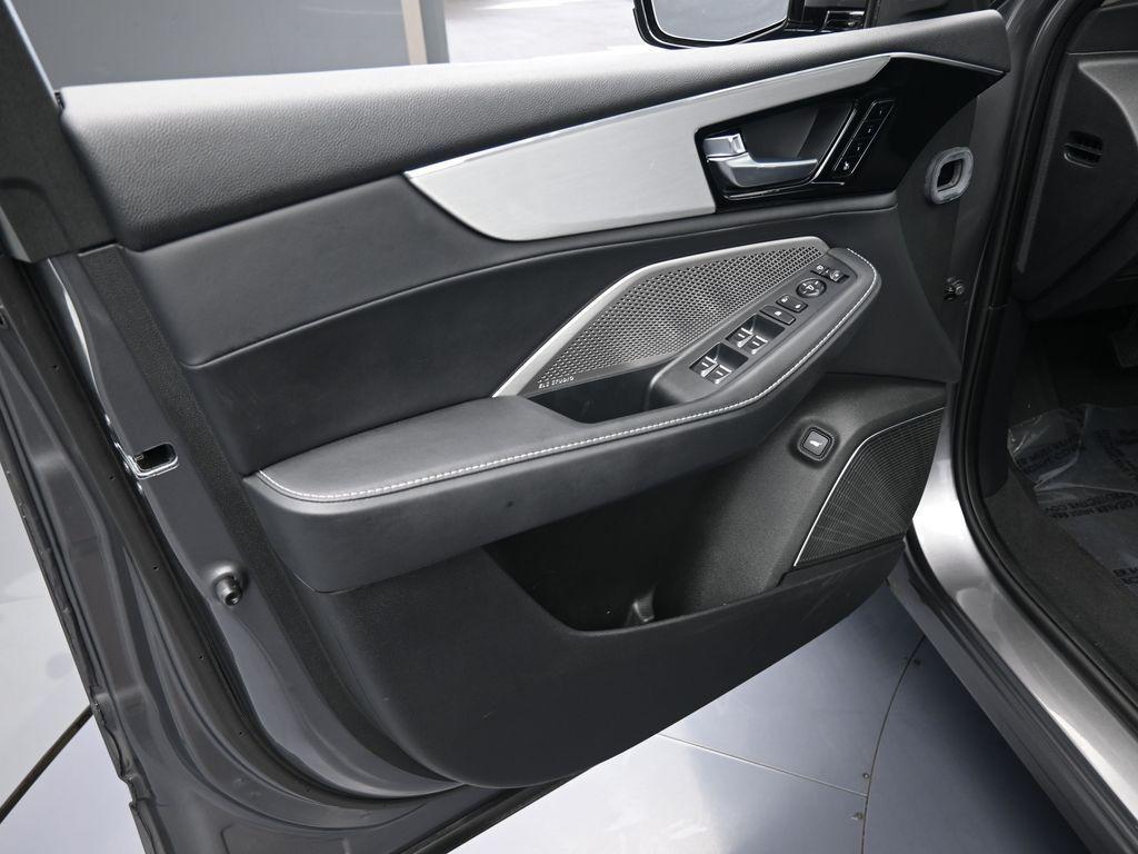 used 2024 Acura MDX car, priced at $46,950