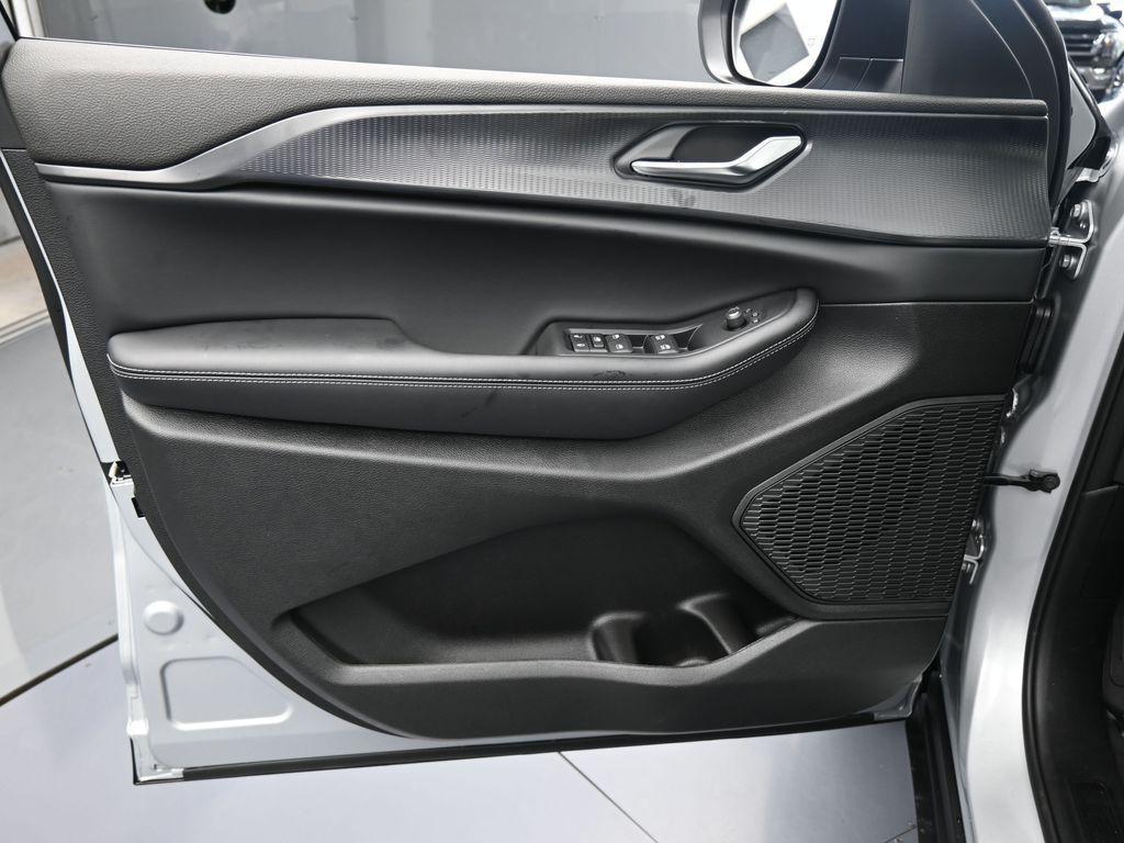 new 2025 Jeep Grand Cherokee car