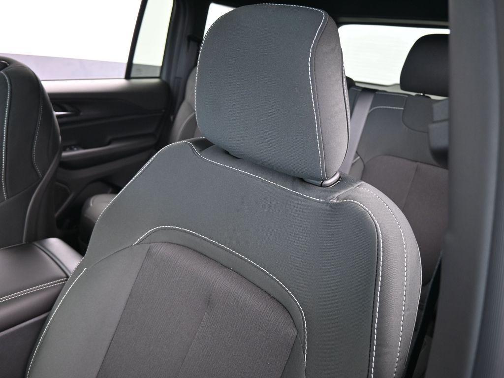 new 2025 Jeep Grand Cherokee car