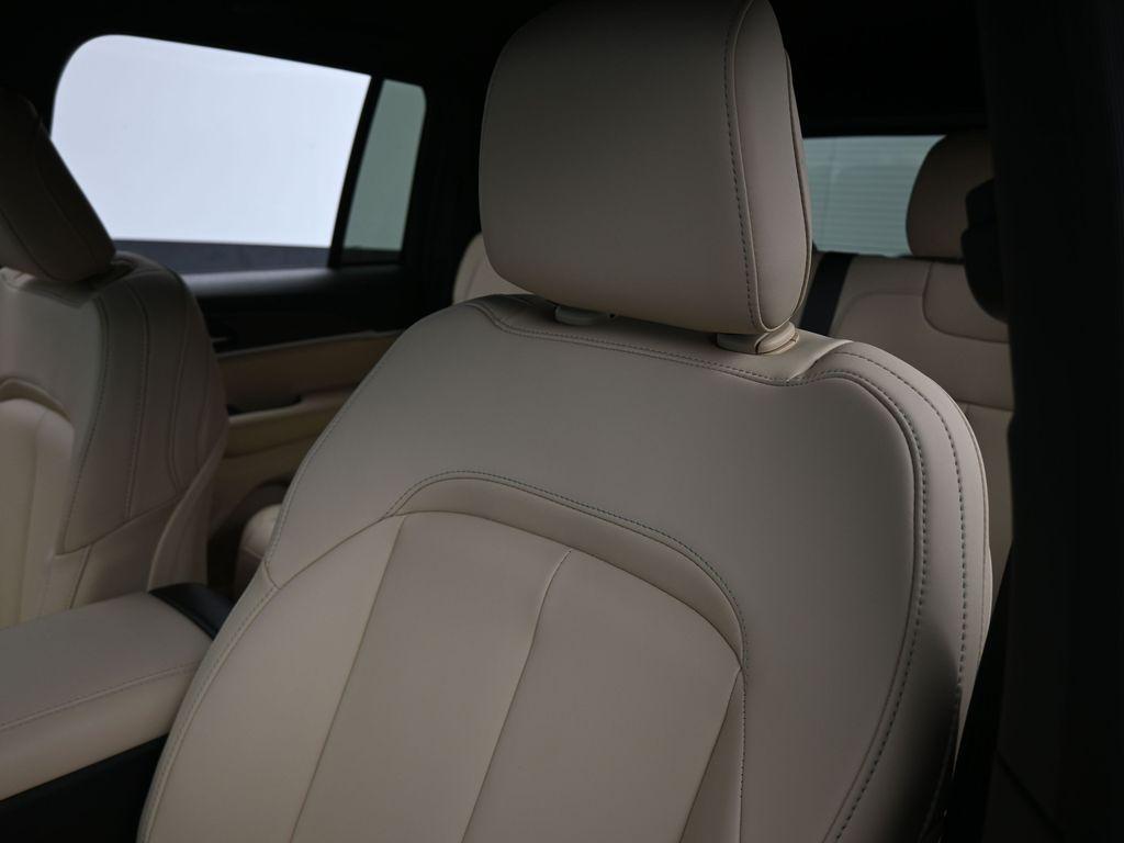 new 2025 Jeep Grand Cherokee car