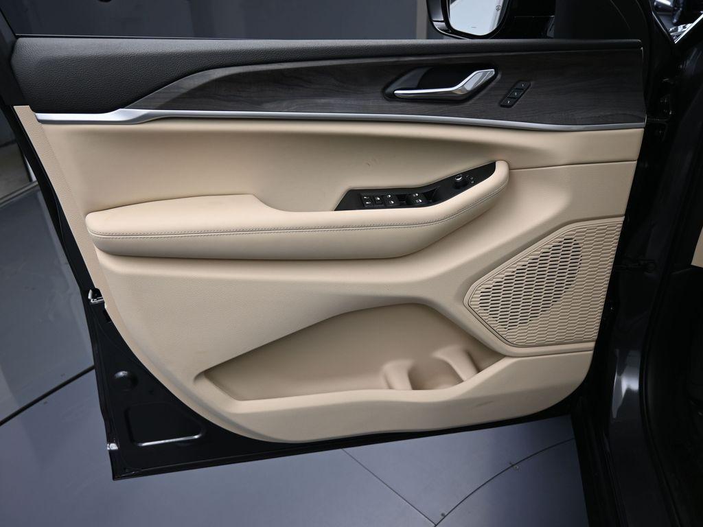 new 2025 Jeep Grand Cherokee car