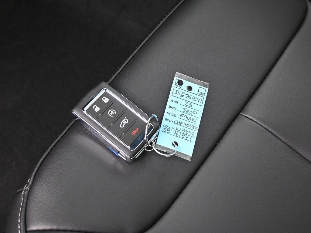 new 2025 Jeep Grand Cherokee car