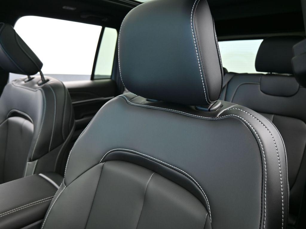 new 2025 Jeep Grand Cherokee car