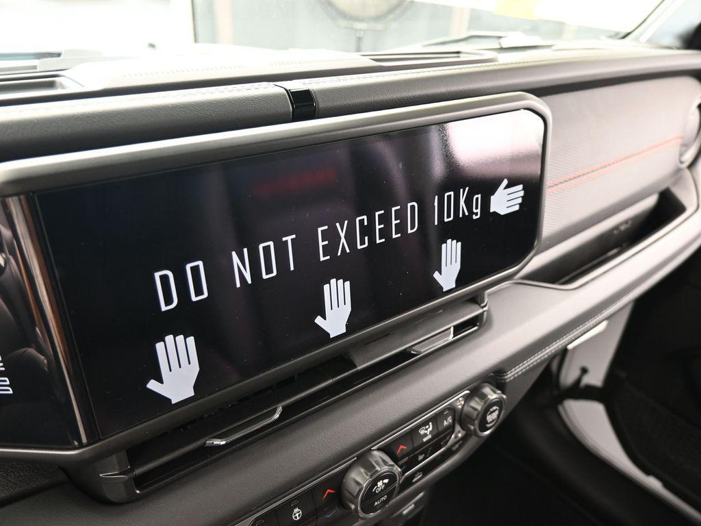 new 2025 Jeep Wrangler car