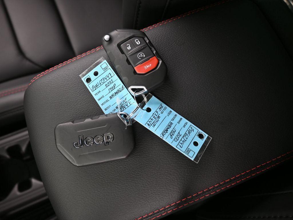 new 2025 Jeep Wrangler car