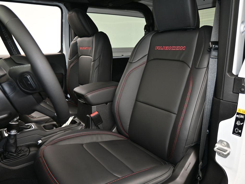 new 2025 Jeep Wrangler car