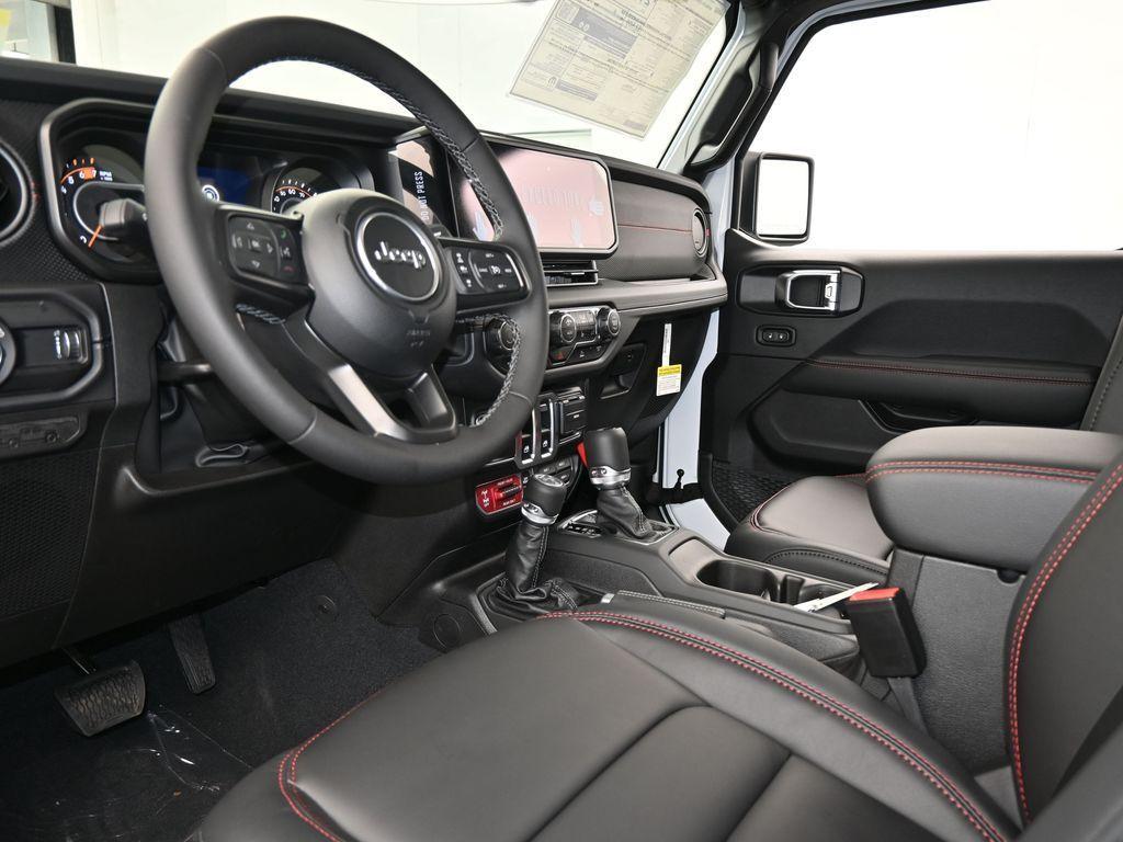 new 2025 Jeep Wrangler car