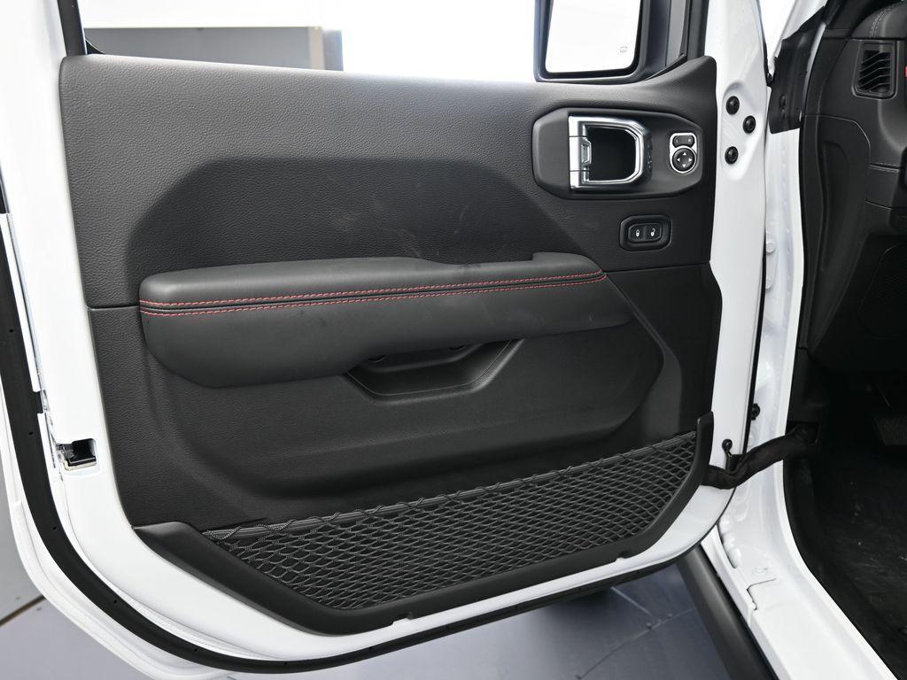 new 2025 Jeep Wrangler car