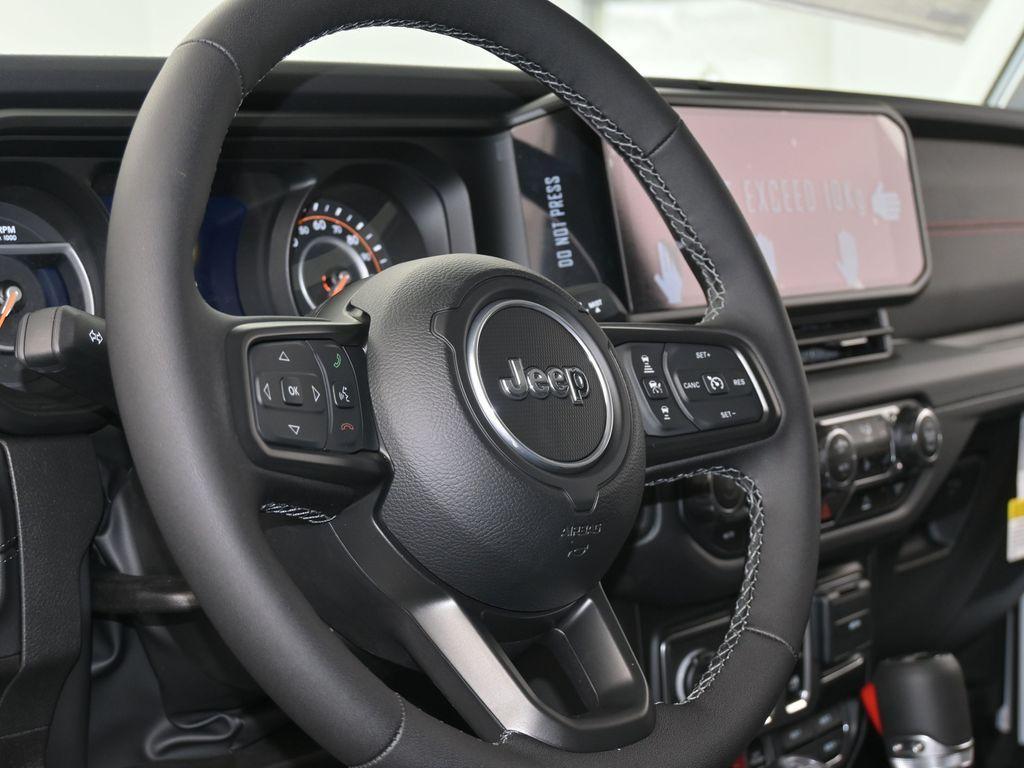 new 2025 Jeep Wrangler car