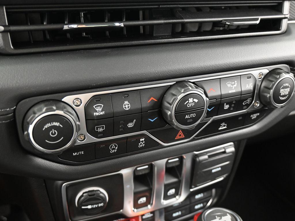 new 2025 Jeep Wrangler car