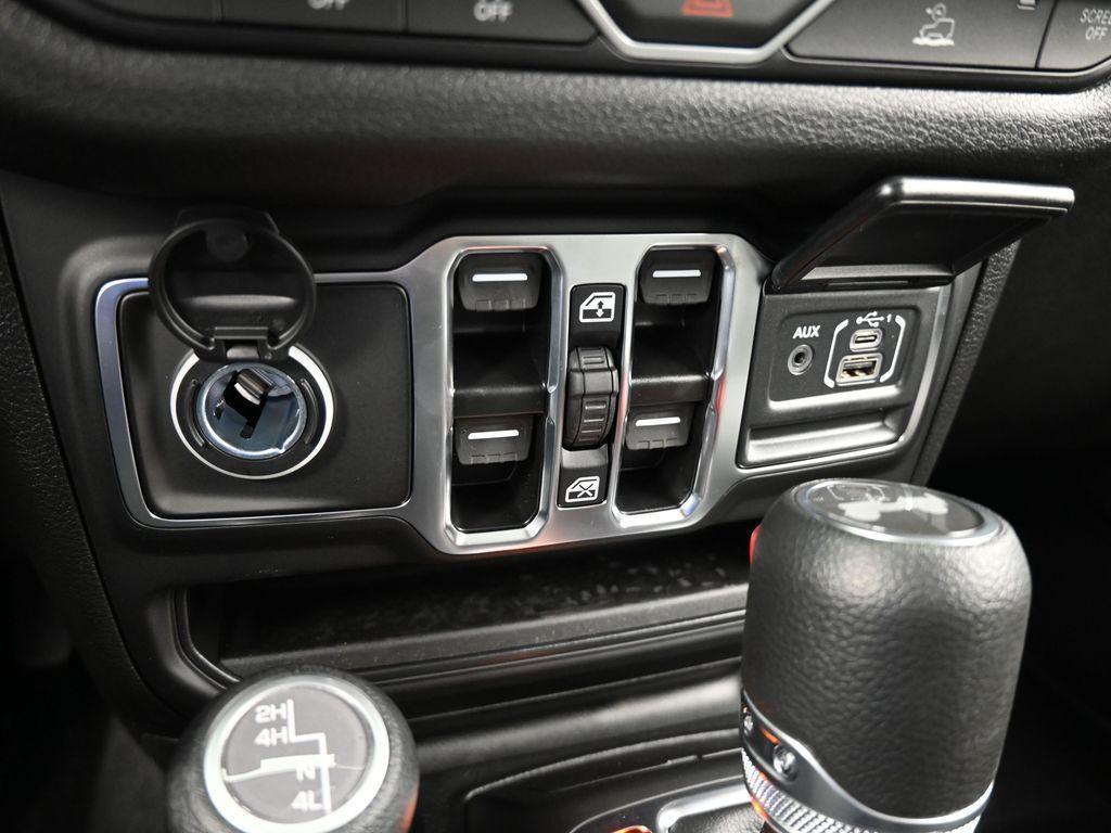 new 2025 Jeep Wrangler car