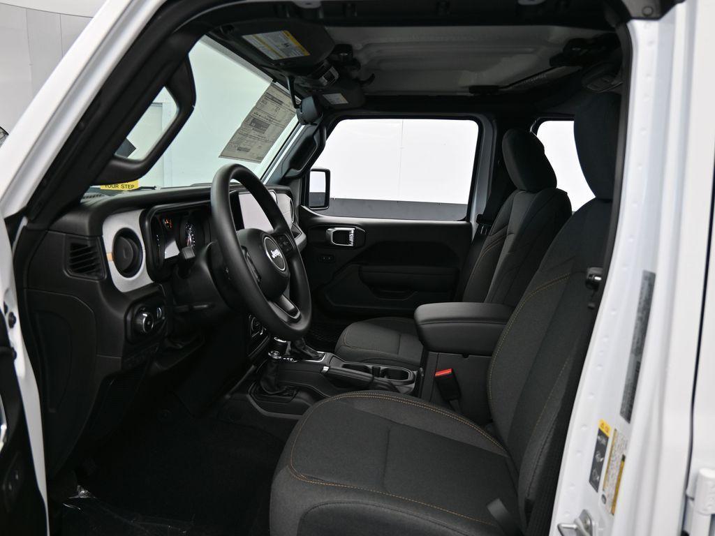 new 2025 Jeep Wrangler car