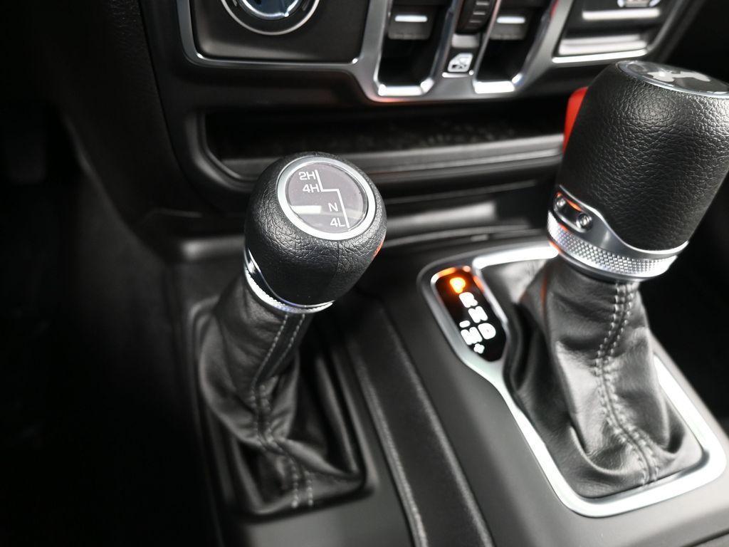 new 2025 Jeep Wrangler car