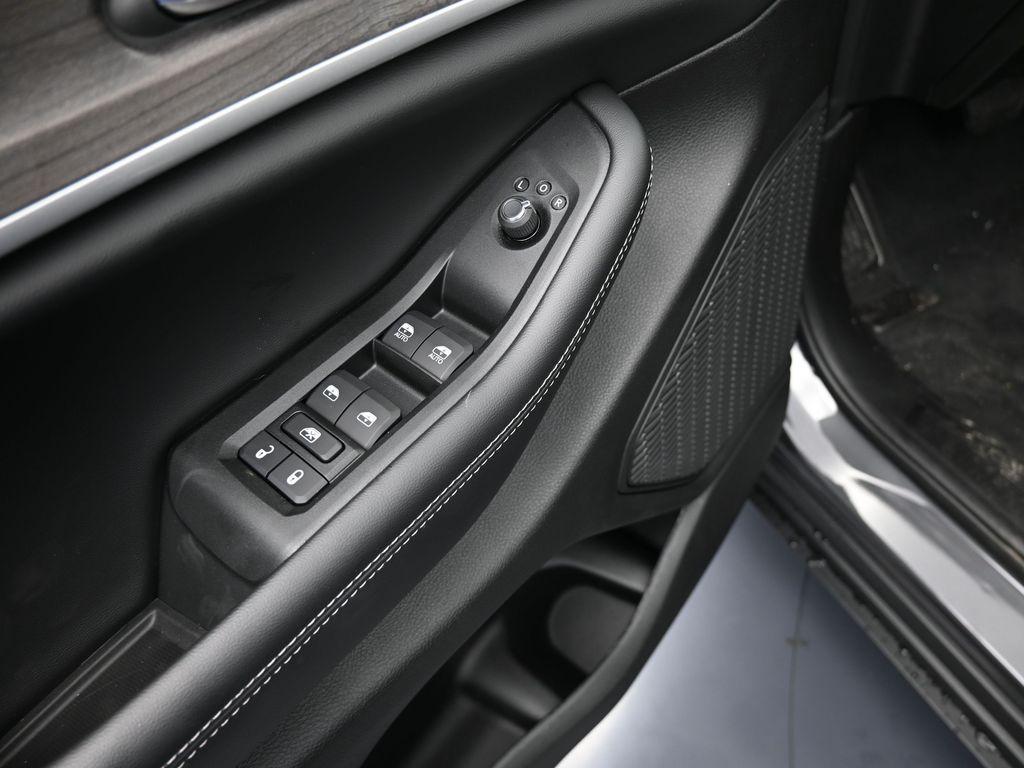 new 2025 Jeep Grand Cherokee L car