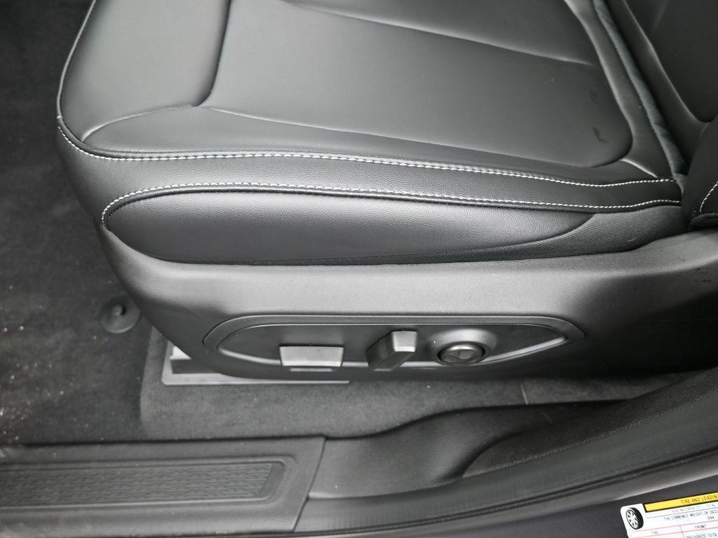 new 2025 Jeep Grand Cherokee L car