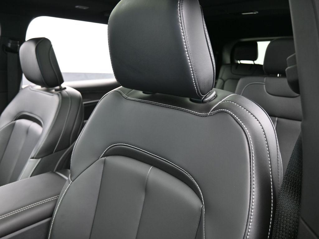 new 2025 Jeep Grand Cherokee L car