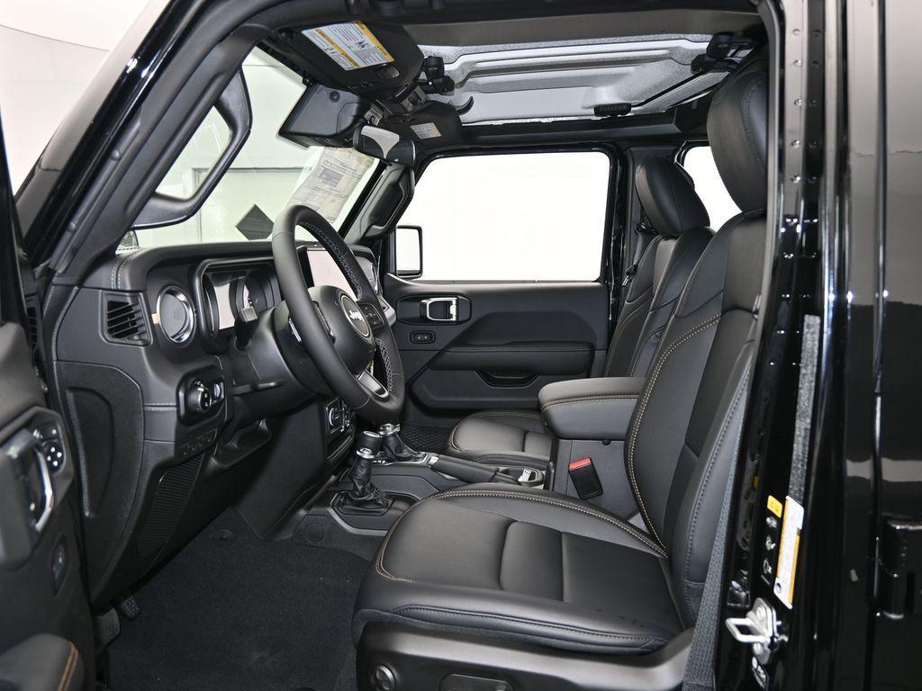 new 2025 Jeep Gladiator car