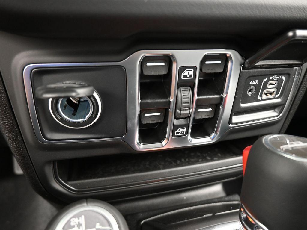 new 2025 Jeep Gladiator car