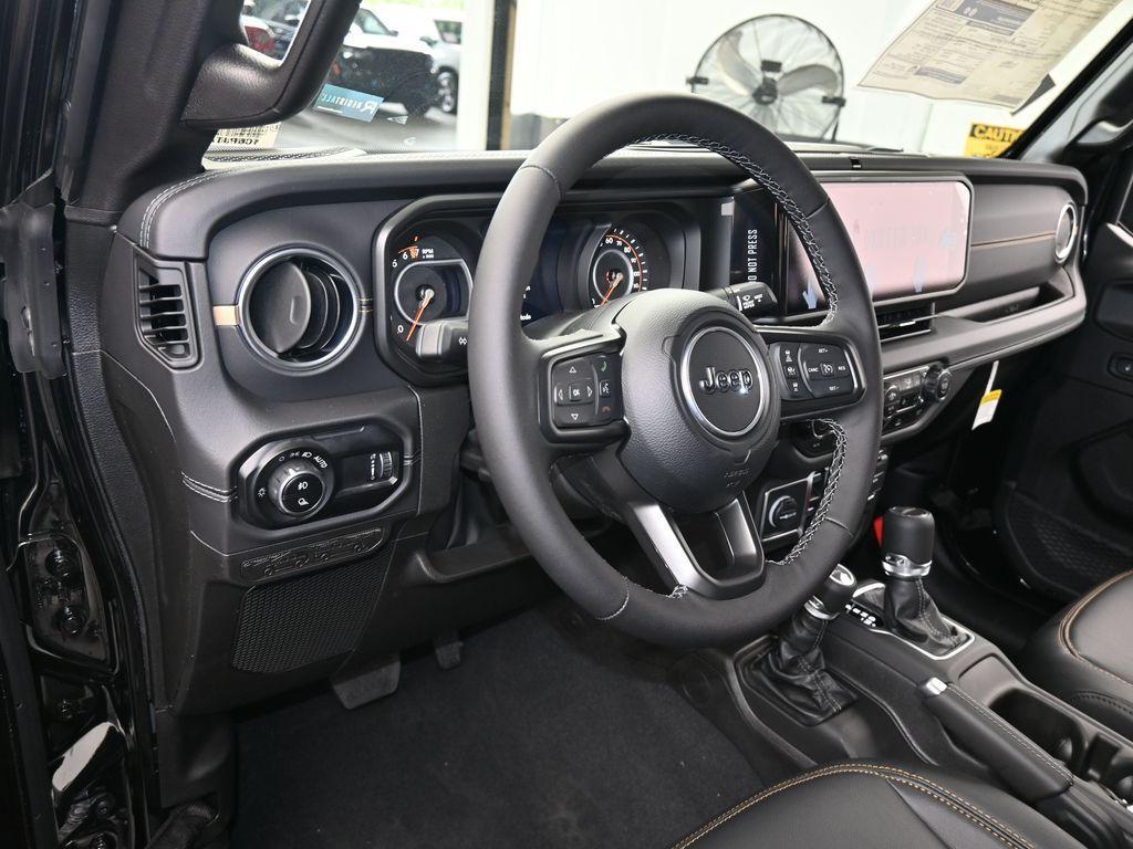 new 2025 Jeep Gladiator car